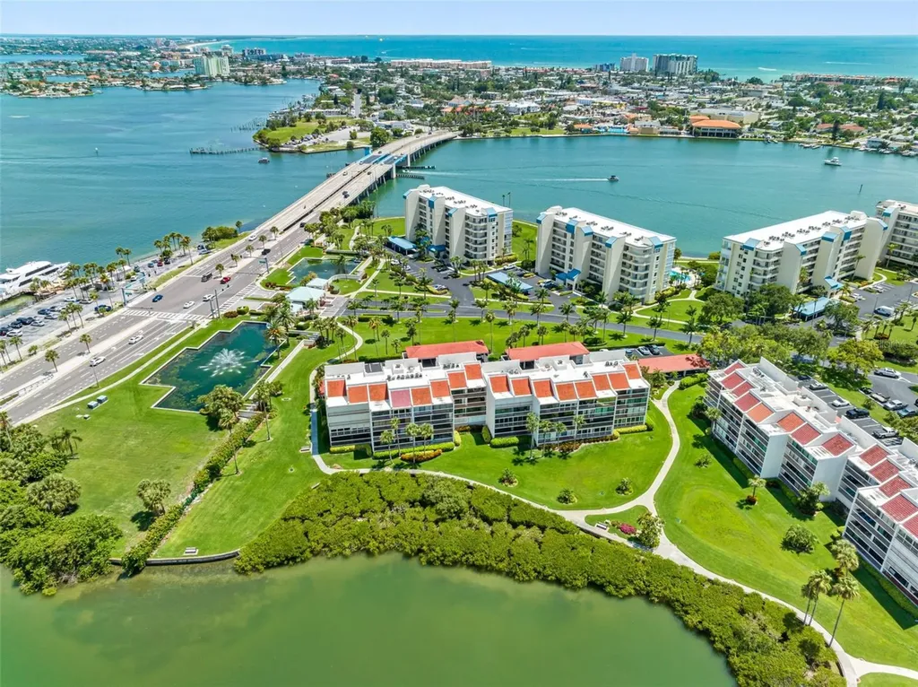7871 Sailboat Key Boulevard S South Pasadena FL 33707
