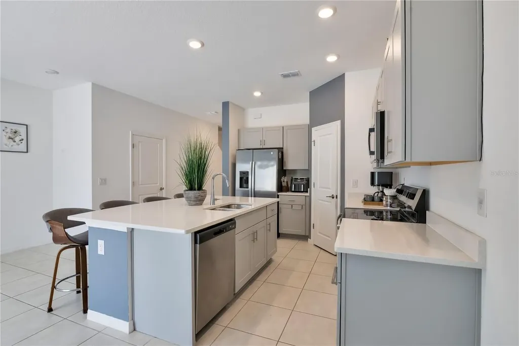 2986 Canary Avenue Davenport FL 33837