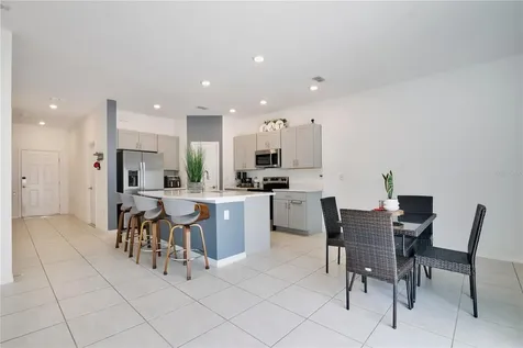 2986 Canary Avenue Davenport FL 33837