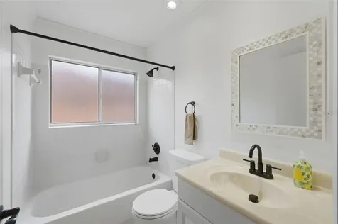 1512 Bay View Street Tarpon Springs FL 34689
