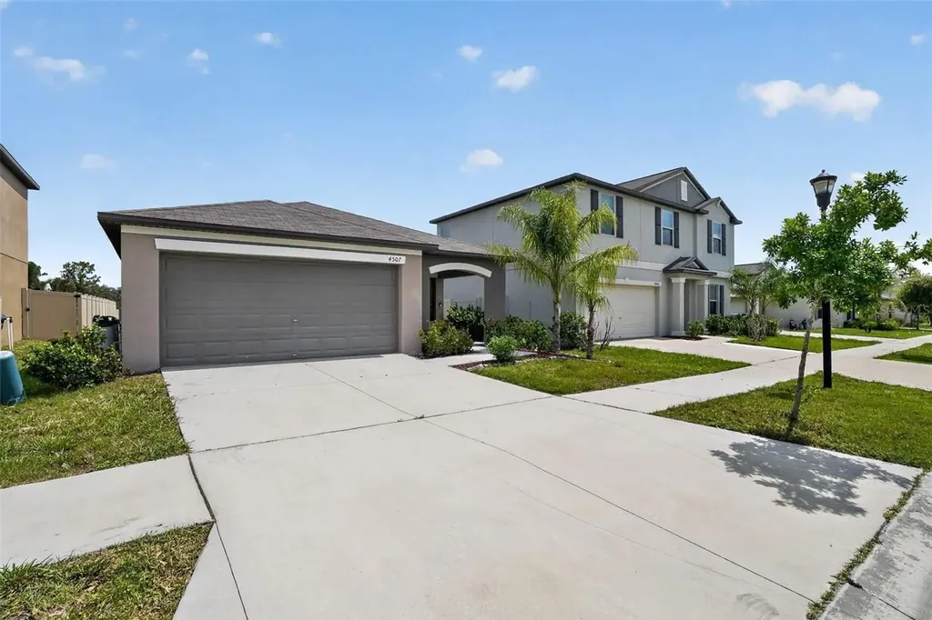 4507 Eternal Prince Drive Sun City Center FL 33573