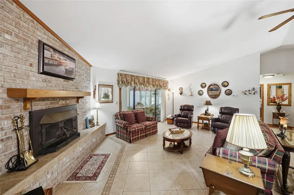 561 SE 28th Street Melrose FL 32666