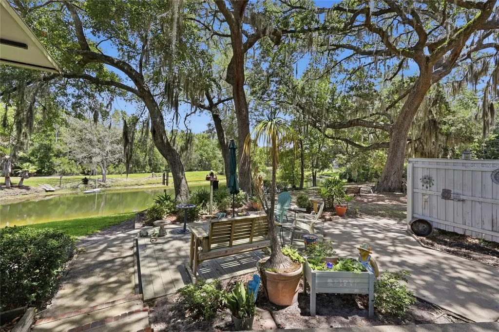 561 SE 28th Street Melrose FL 32666