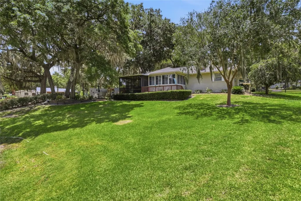 561 SE 28th Street Melrose FL 32666