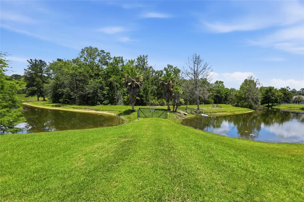 561 SE 28th Street Melrose FL 32666
