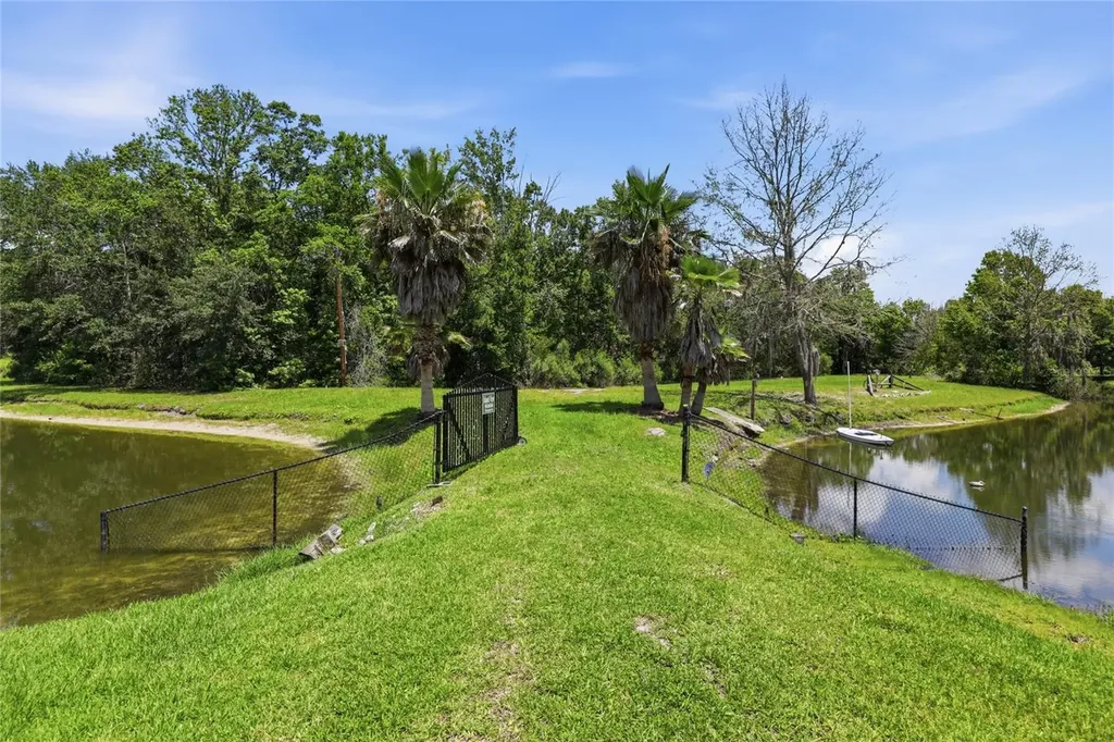 561 SE 28th Street Melrose FL 32666