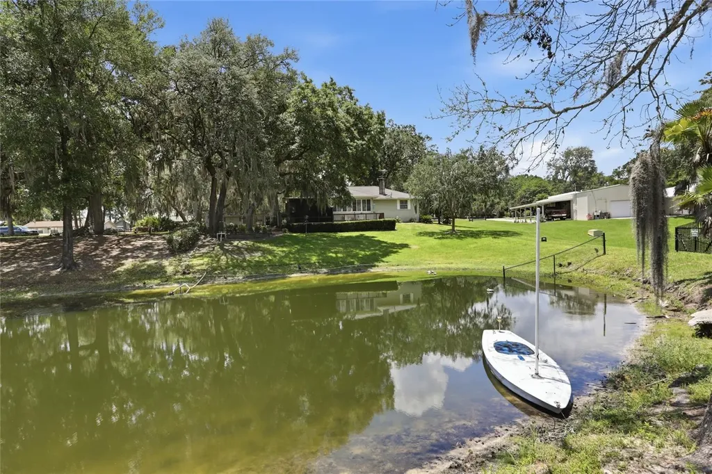561 SE 28th Street Melrose FL 32666
