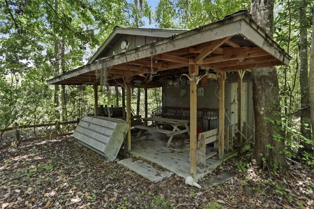 561 SE 28th Street Melrose FL 32666