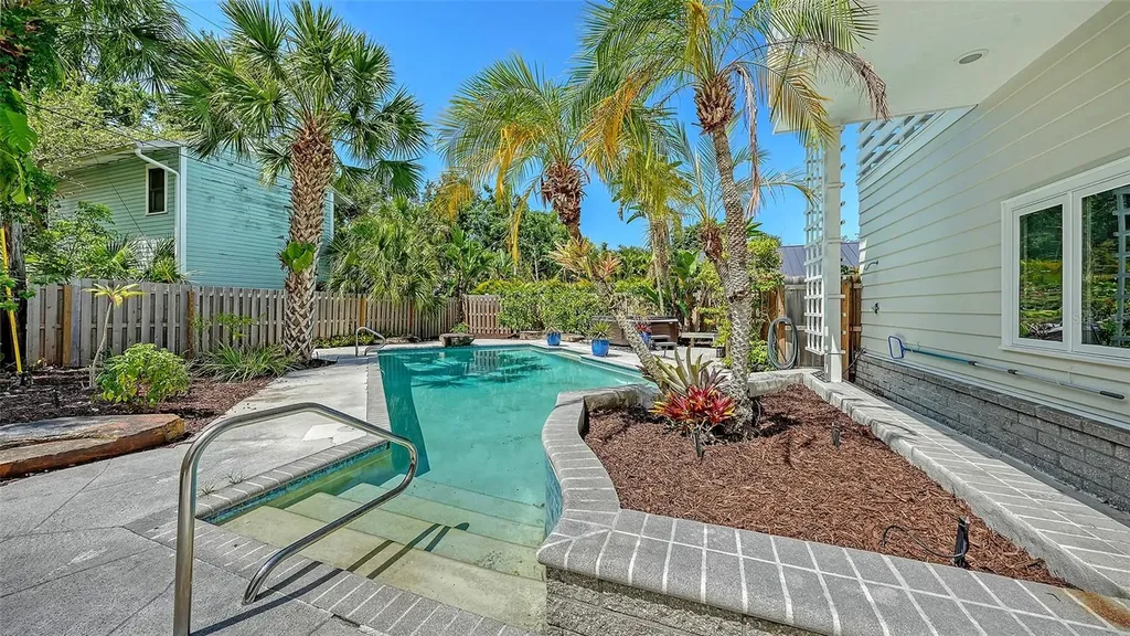 1770 S Oval Drive Sarasota FL 34239
