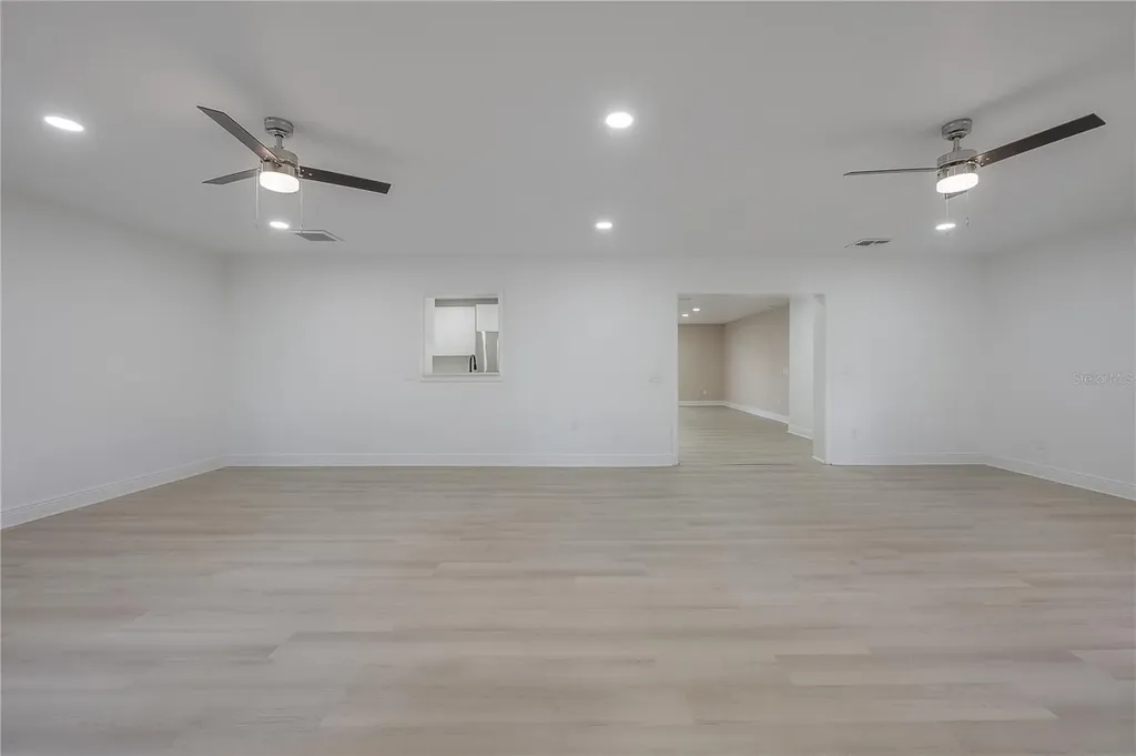 6042 Hazelwood Drive Zephyrhills FL 33542