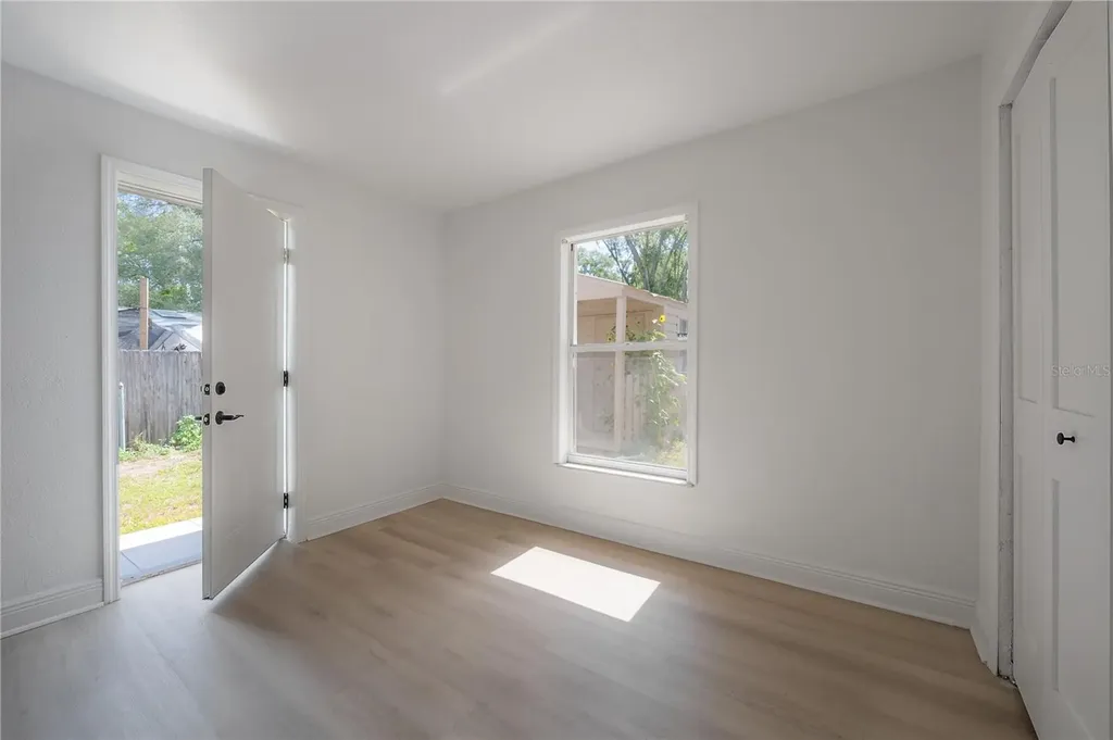 6042 Hazelwood Drive Zephyrhills FL 33542