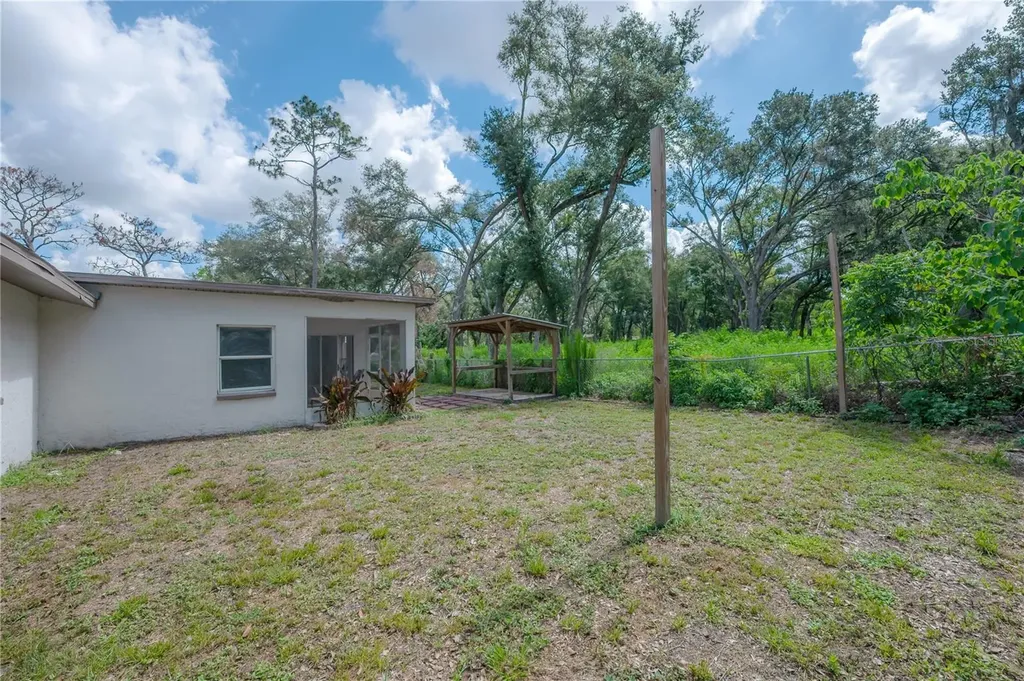 6042 Hazelwood Drive Zephyrhills FL 33542