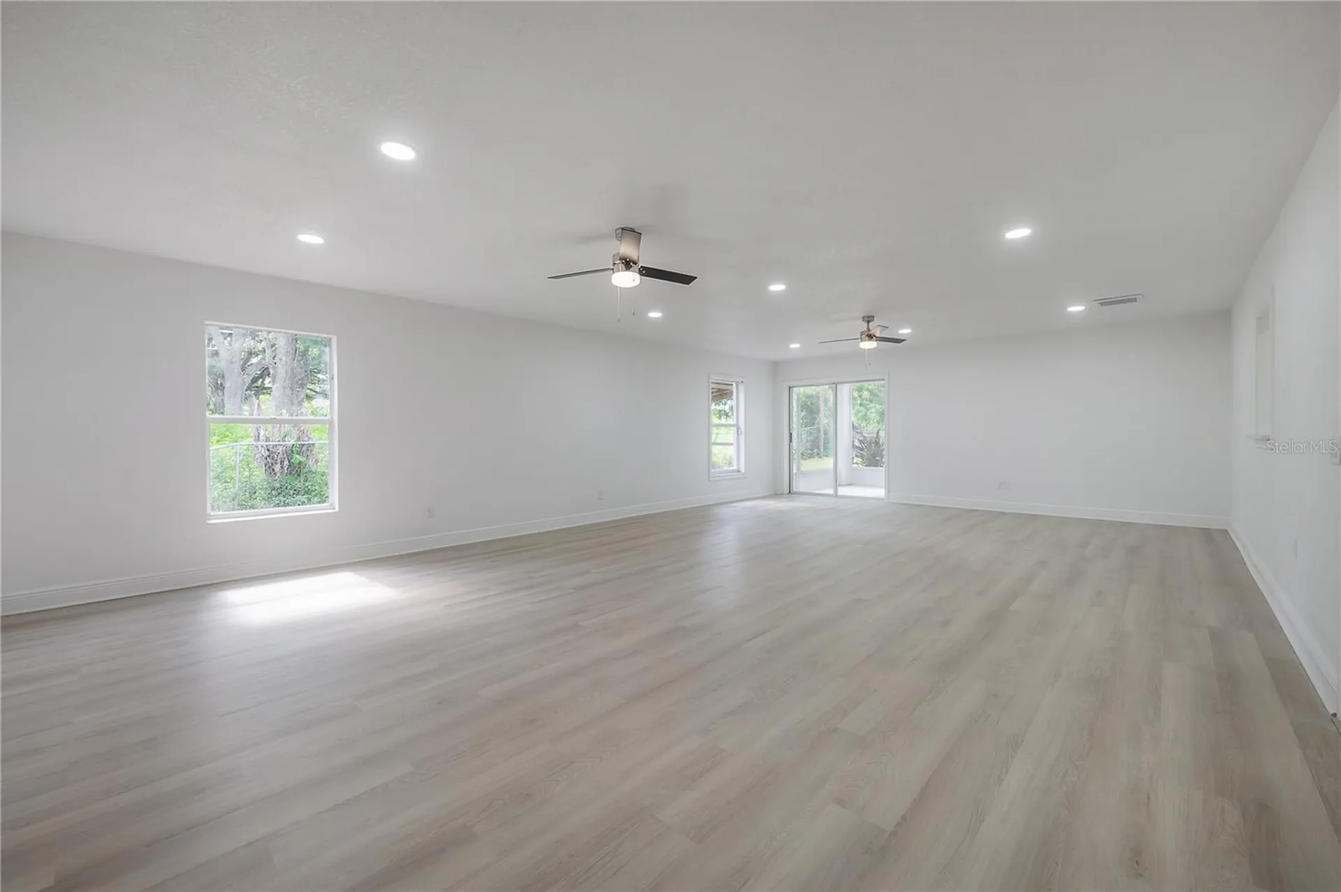 6042 Hazelwood Drive Zephyrhills FL 33542