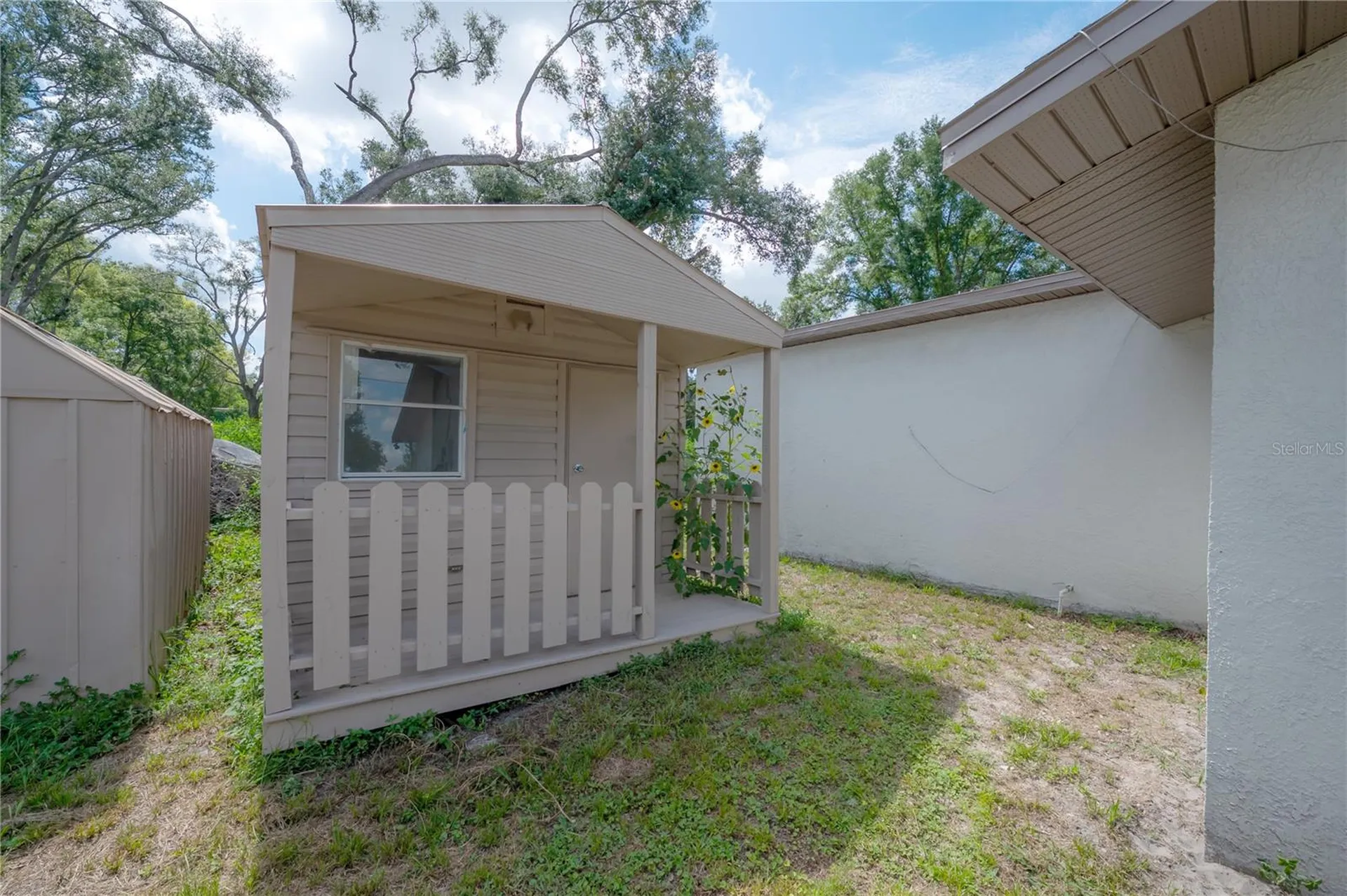 6042 Hazelwood Drive Zephyrhills FL 33542