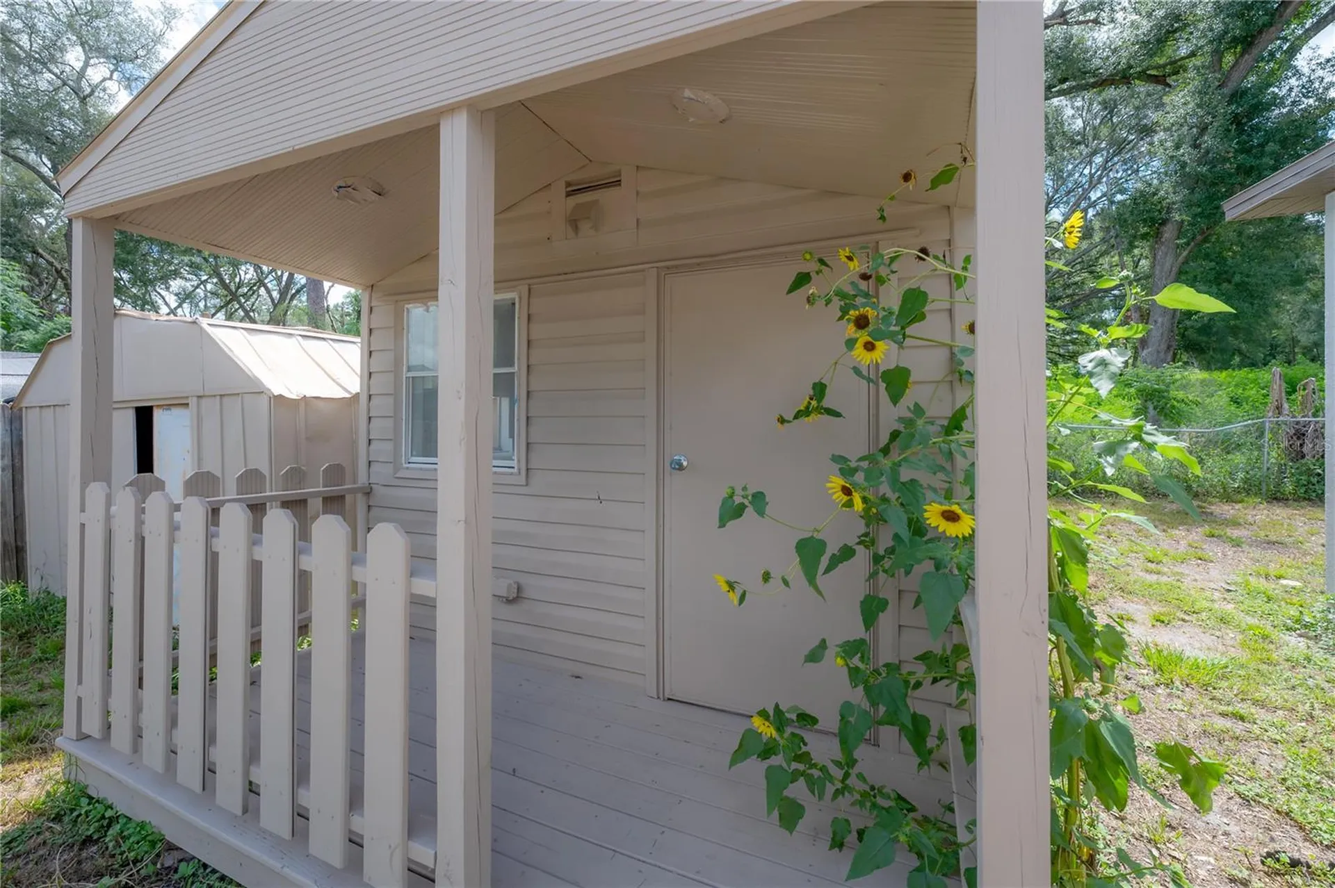 6042 Hazelwood Drive Zephyrhills FL 33542