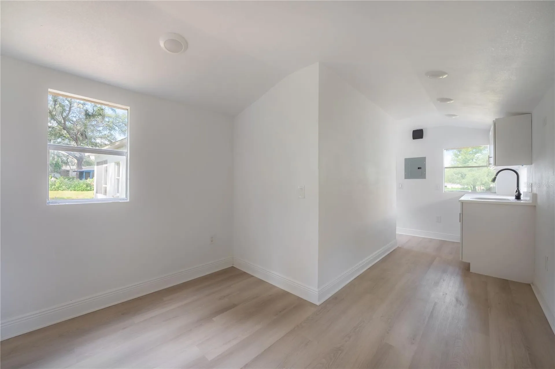 6042 Hazelwood Drive Zephyrhills FL 33542