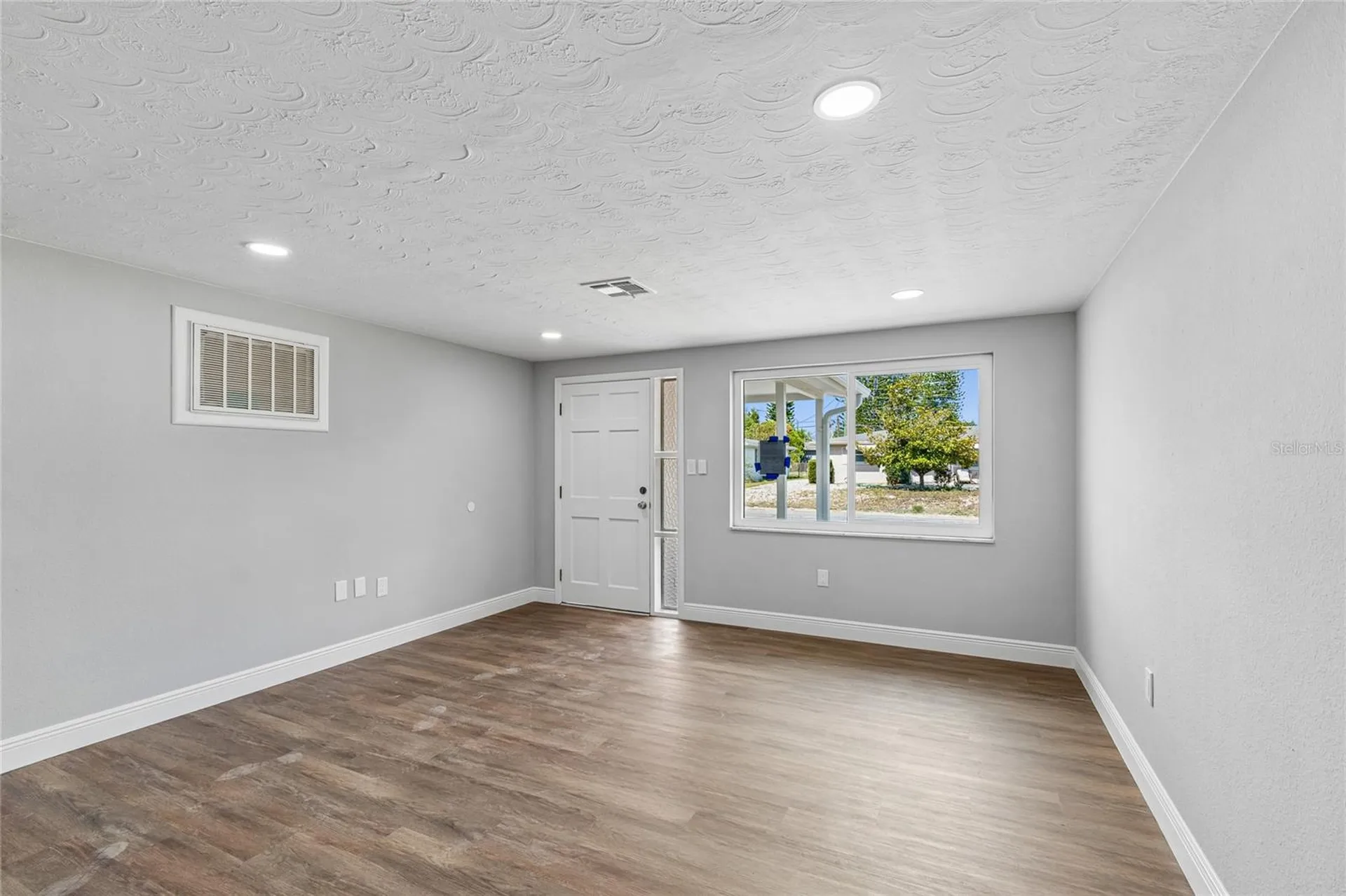 1039 Clairborne Street Holiday FL 34690
