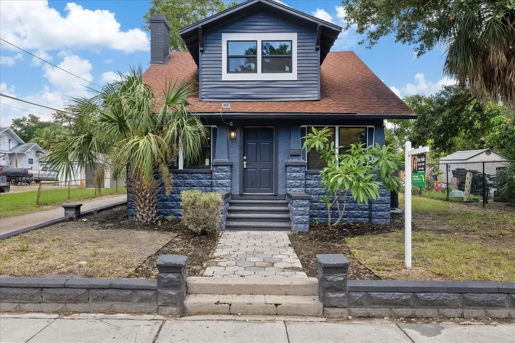 1618 12th Street S St Petersburg FL 33705