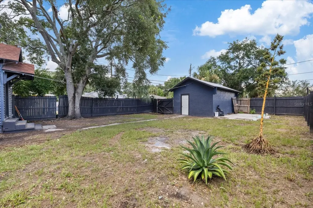 1618 12th Street S St Petersburg FL 33705
