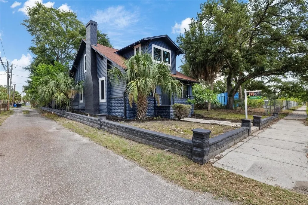 1618 12th Street S St Petersburg FL 33705