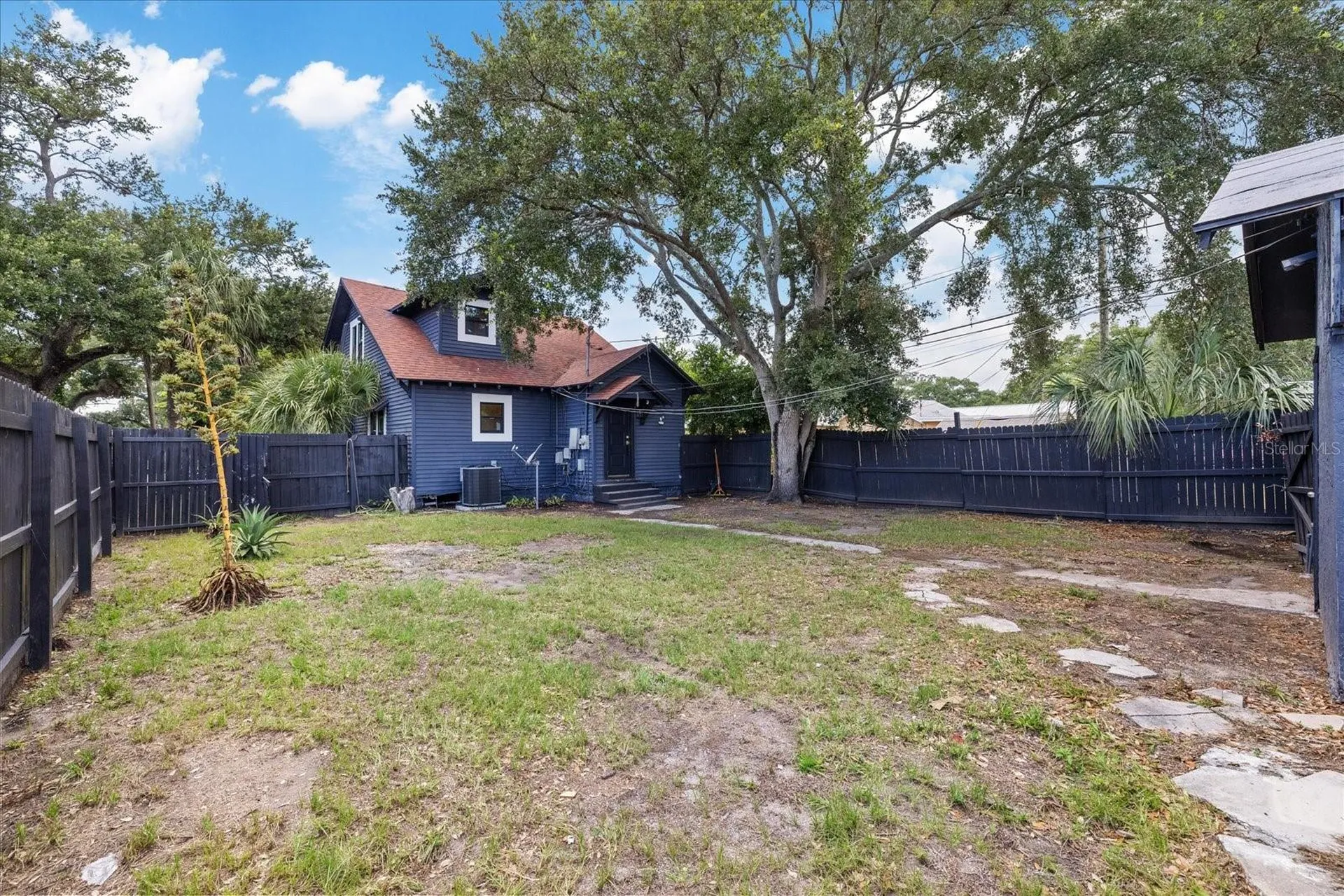 1618 12th Street S St Petersburg FL 33705
