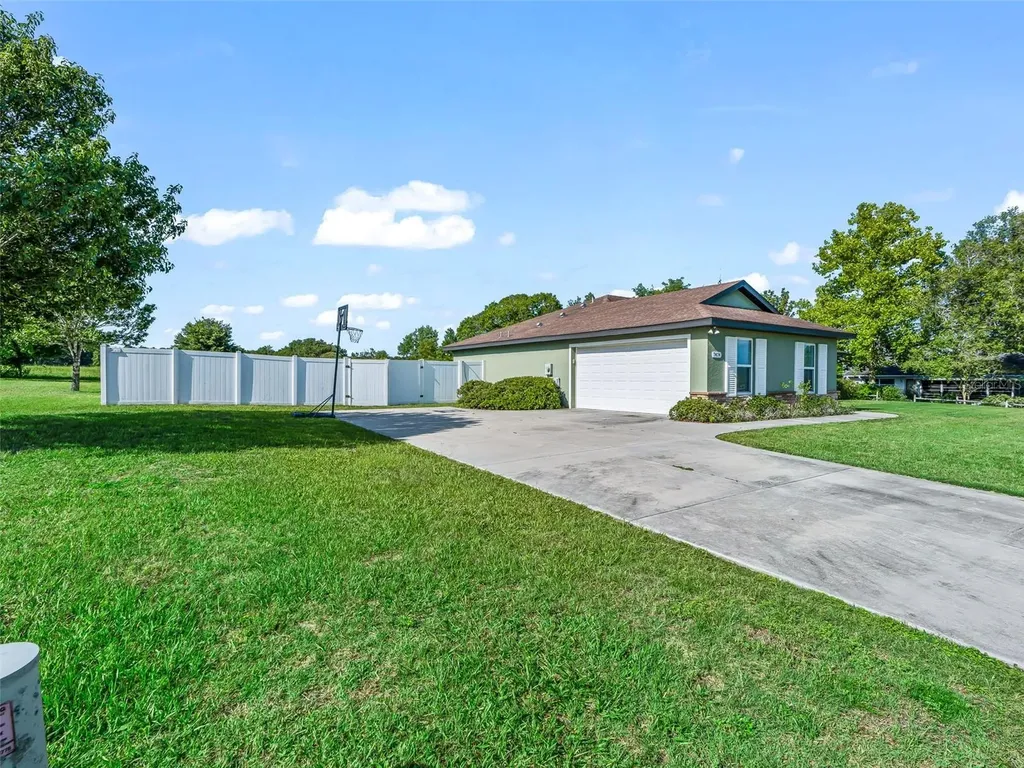 7474 SE 107 Place Belleview FL 34420