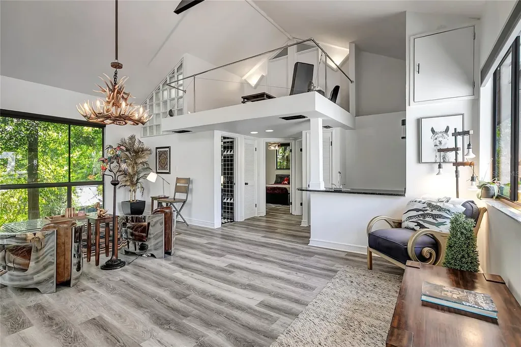 312 S Riverhills Drive Tampa FL 33617