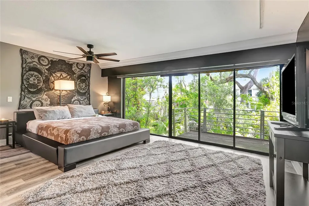312 S Riverhills Drive Tampa FL 33617