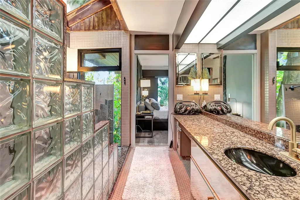 312 S Riverhills Drive Tampa FL 33617