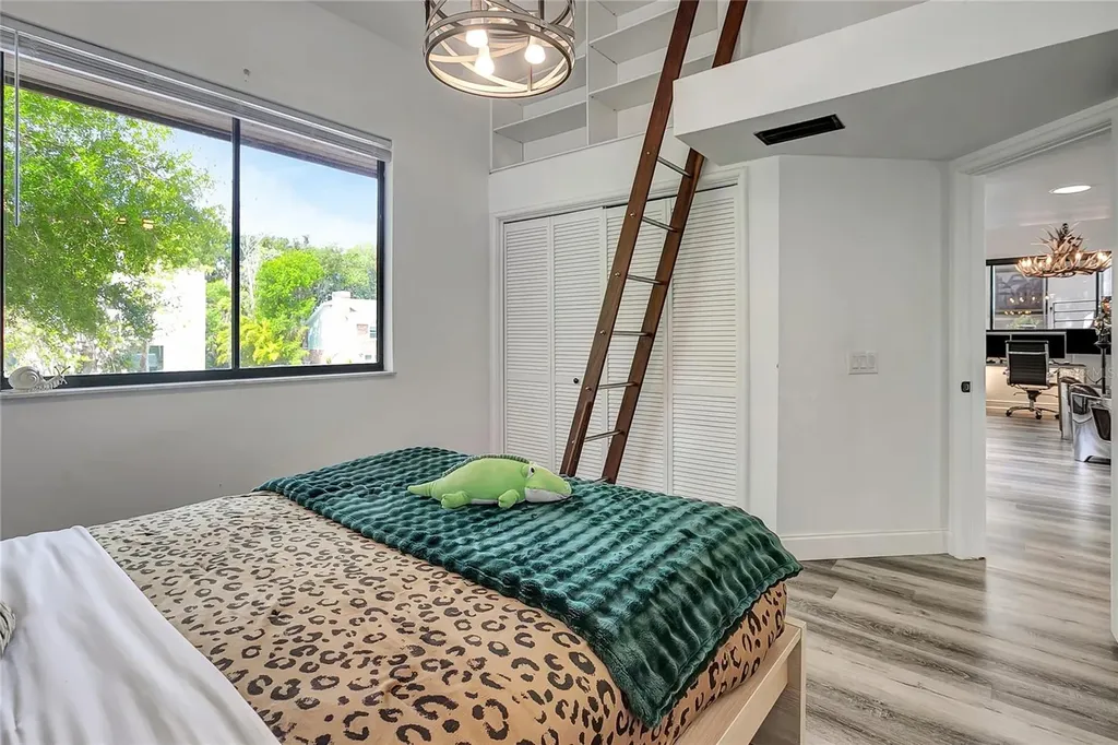 312 S Riverhills Drive Tampa FL 33617