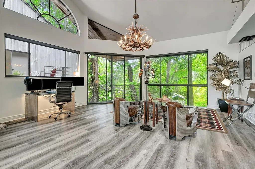 312 S Riverhills Drive Tampa FL 33617