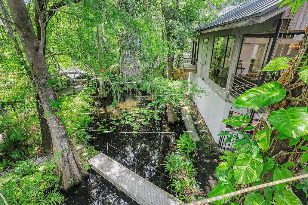 312 S Riverhills Drive Tampa FL 33617
