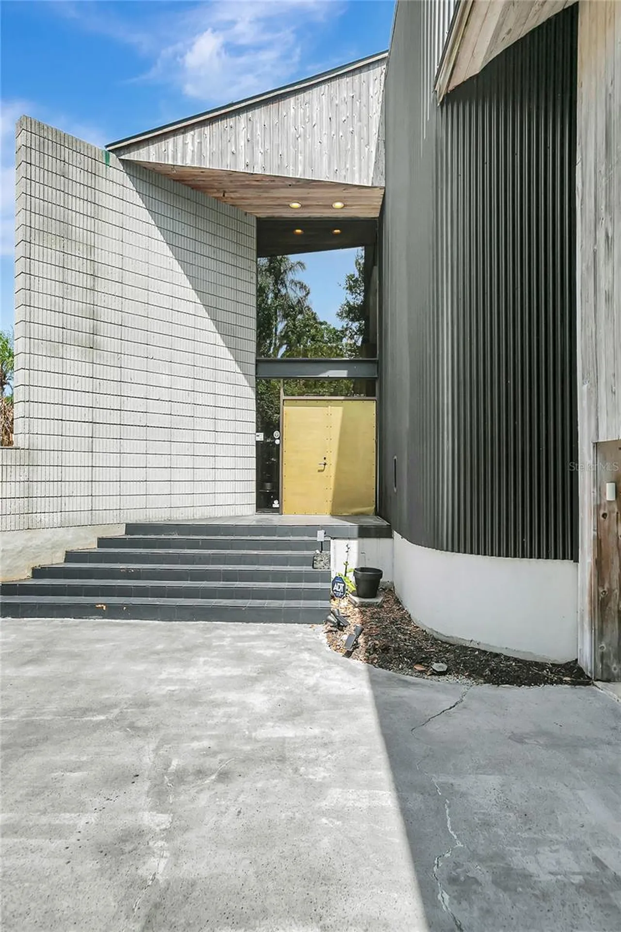 312 S Riverhills Drive Tampa FL 33617