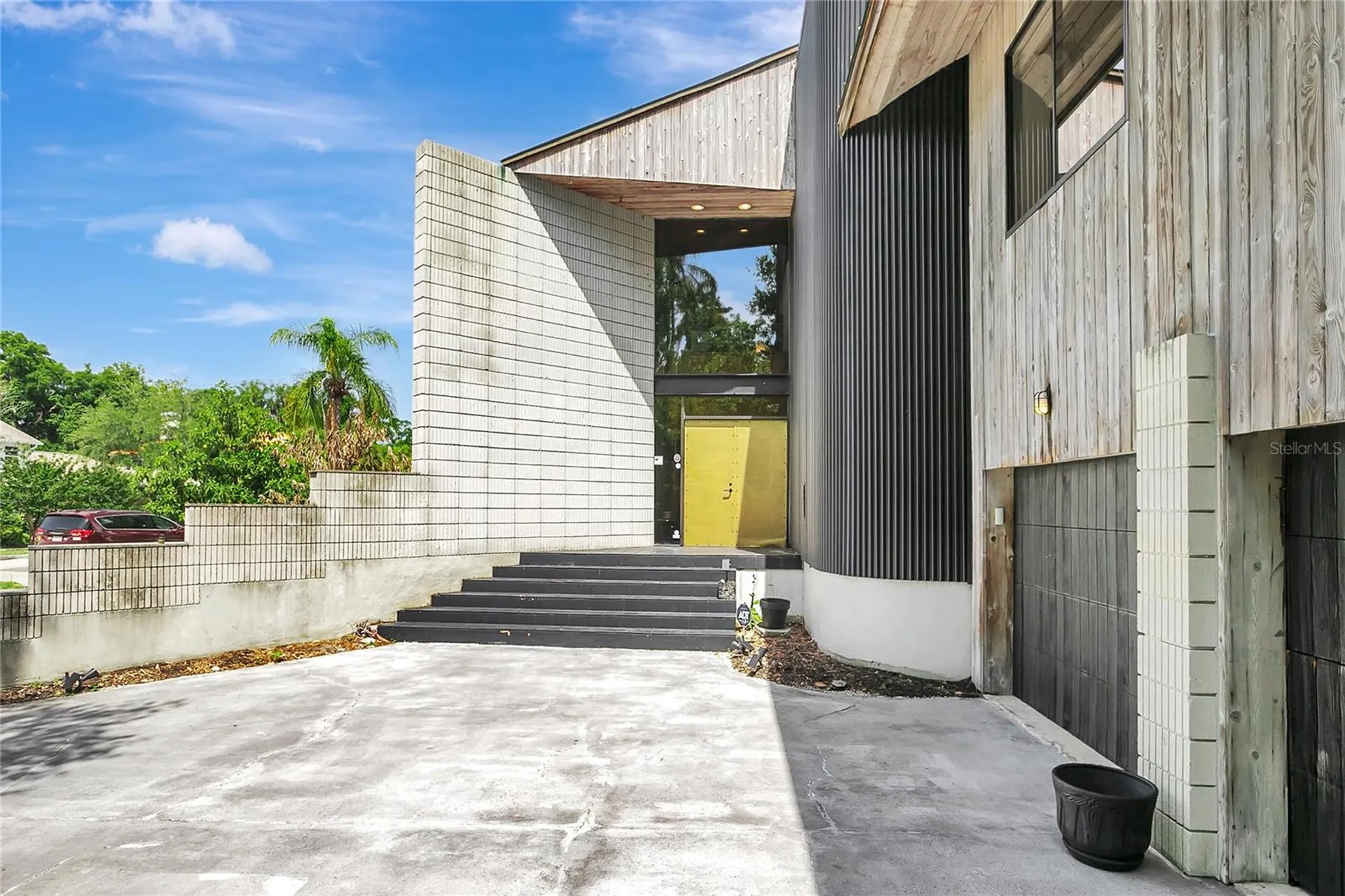 312 S Riverhills Drive Tampa FL 33617