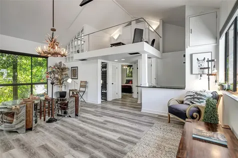 312 S Riverhills Drive Tampa FL 33617