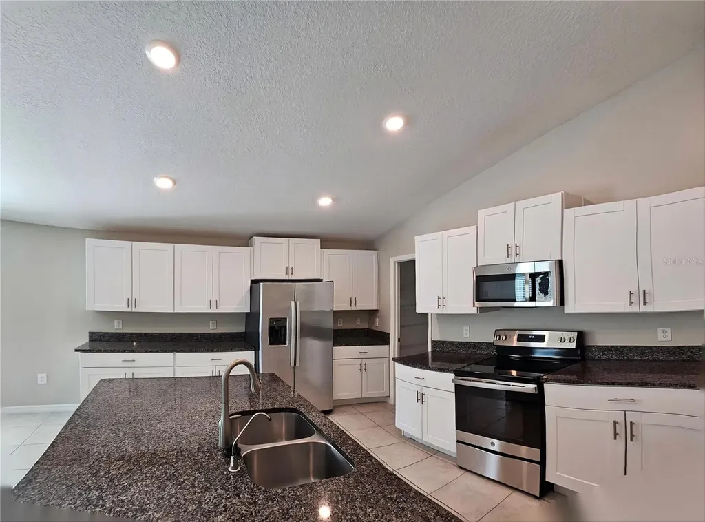 165 Rain Berry Avenue Ruskin FL 33570