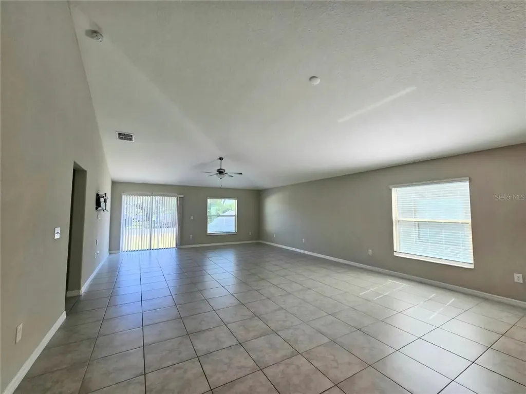 165 Rain Berry Avenue Ruskin FL 33570