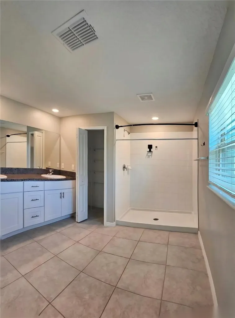 165 Rain Berry Avenue Ruskin FL 33570