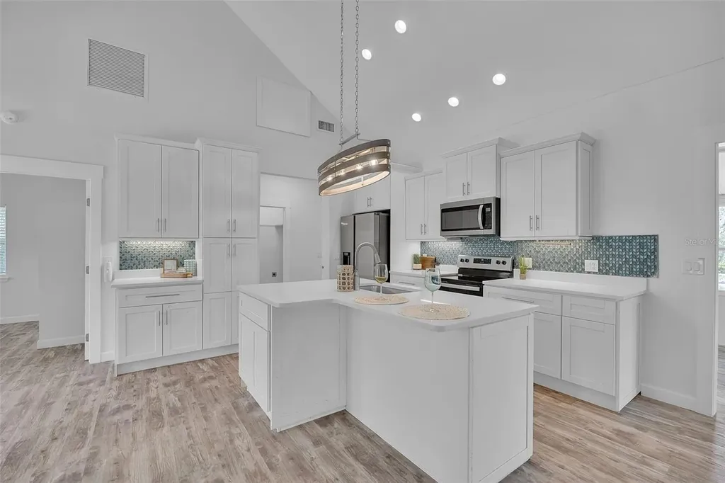 1057 Bayshore Drive Terra Ceia FL 34250
