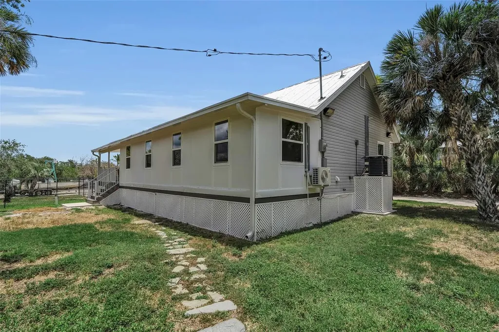 1057 Bayshore Drive Terra Ceia FL 34250