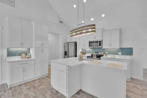1057 Bayshore Drive Terra Ceia FL 34250