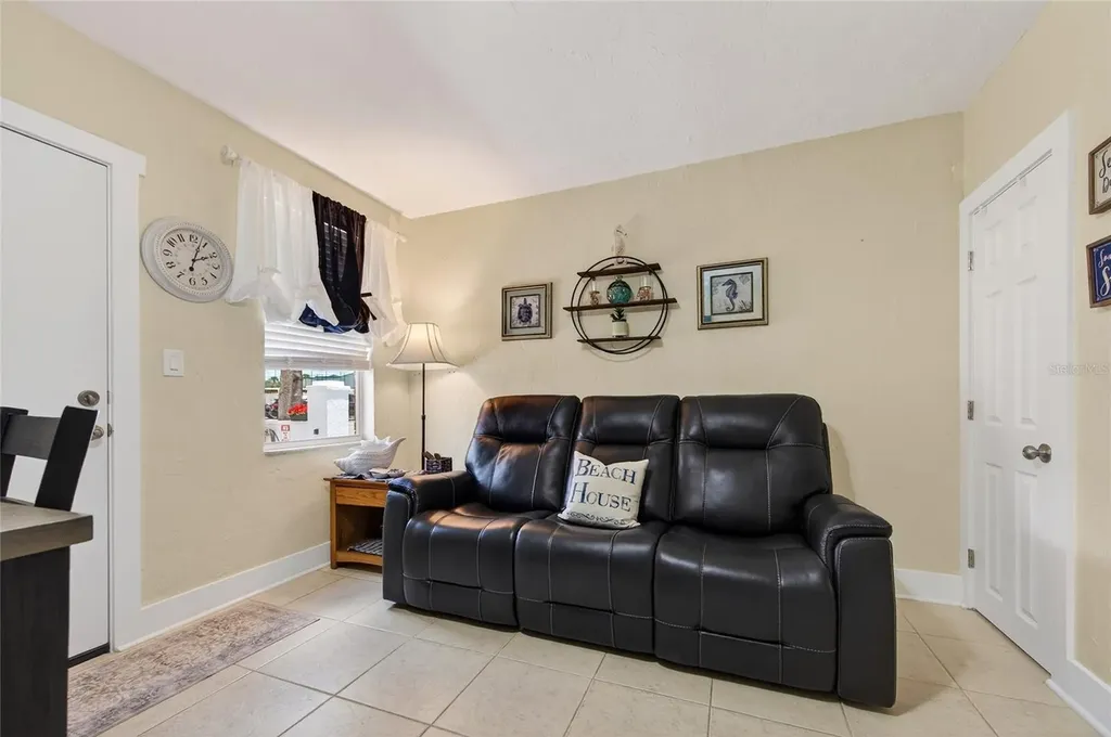 908 Villas Drive Venice FL 34285