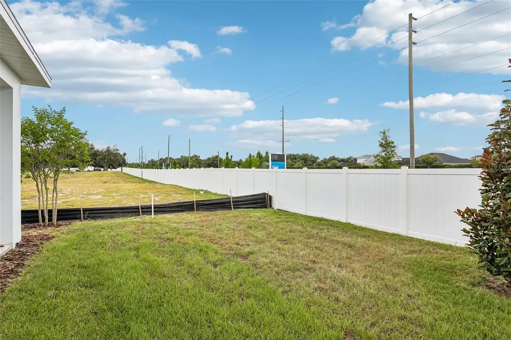 6876 Holcombe Down Drive Zephyrhills FL 33541