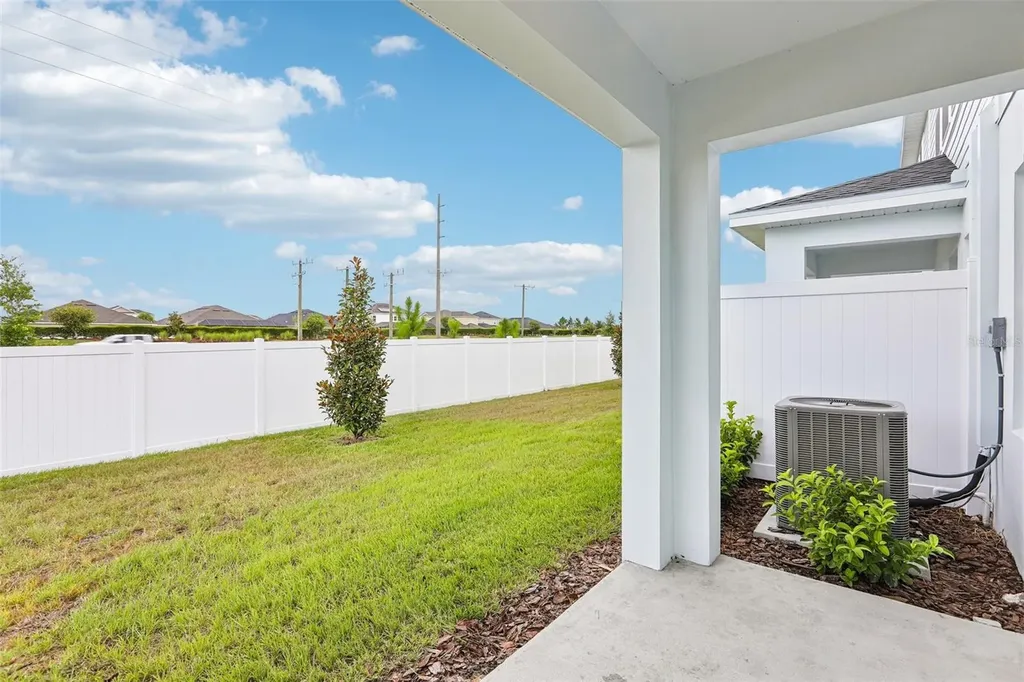 6876 Holcombe Down Drive Zephyrhills FL 33541