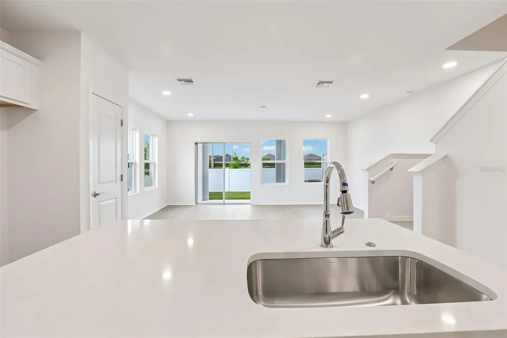 6876 Holcombe Down Drive Zephyrhills FL 33541