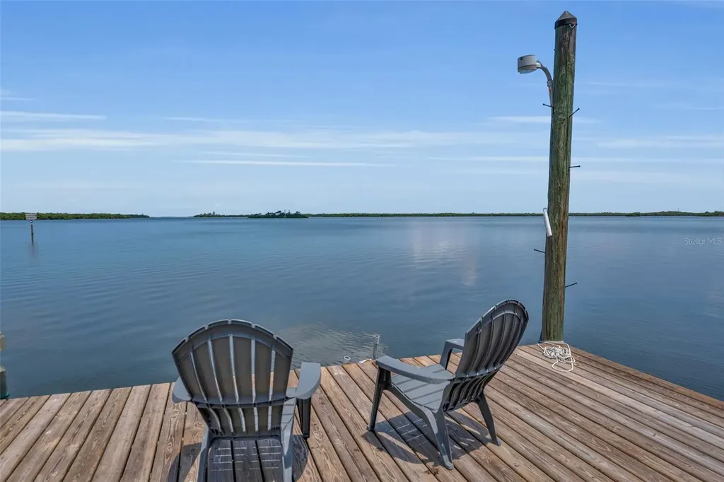 70 Mound Place Terra Ceia FL 34250