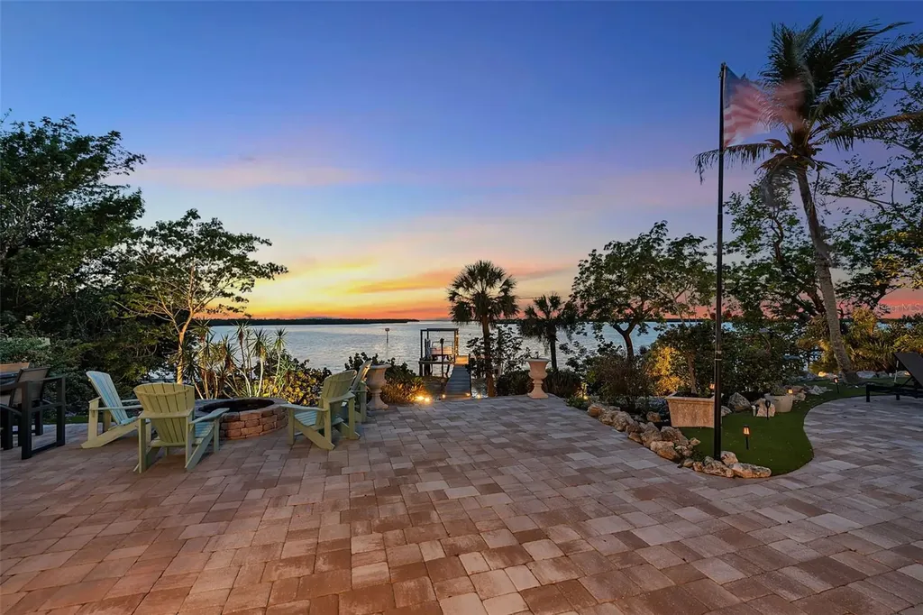 70 Mound Place Terra Ceia FL 34250