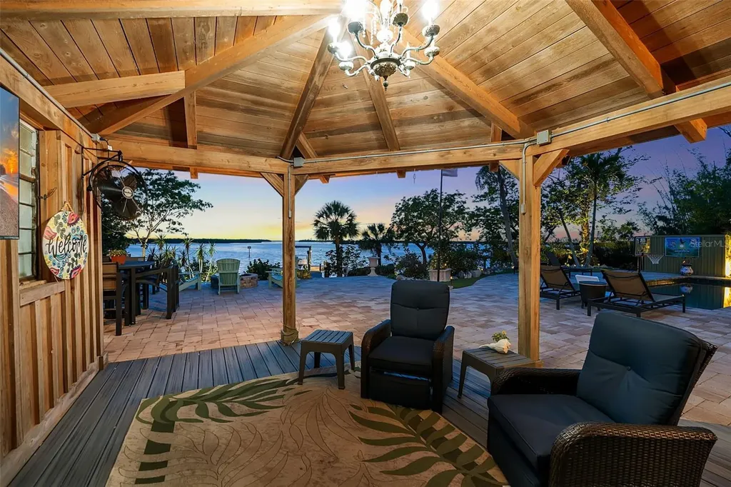 70 Mound Place Terra Ceia FL 34250