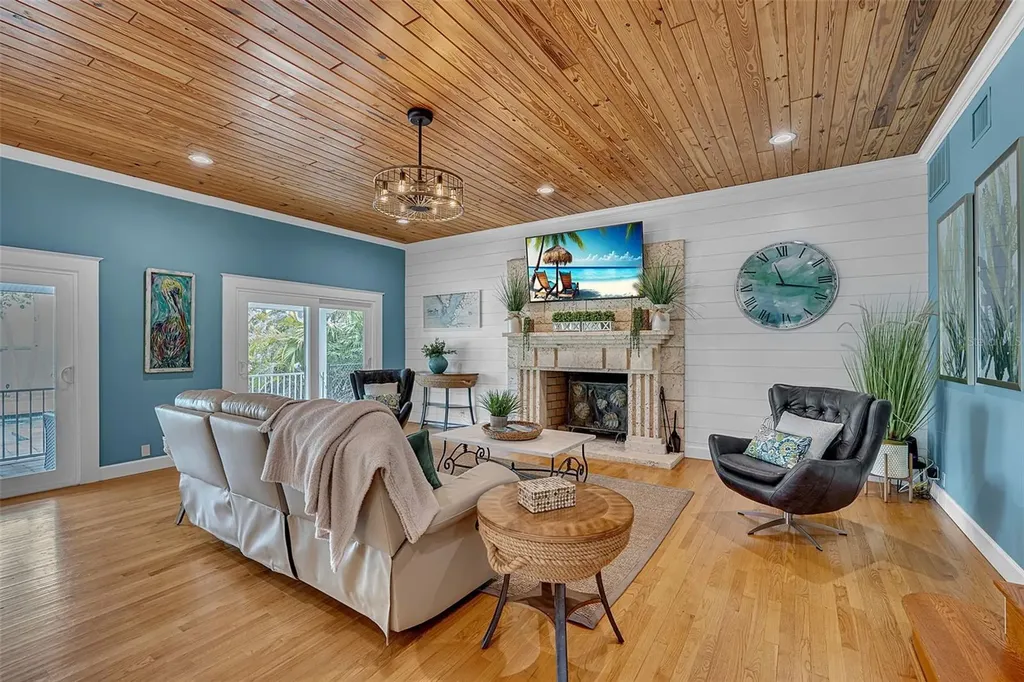 70 Mound Place Terra Ceia FL 34250