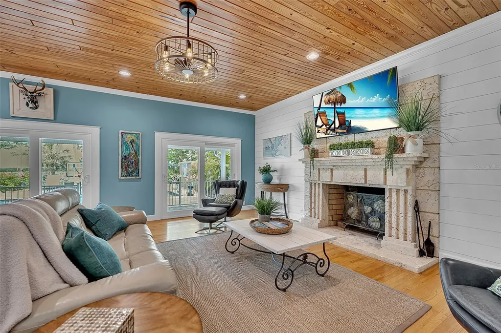 70 Mound Place Terra Ceia FL 34250